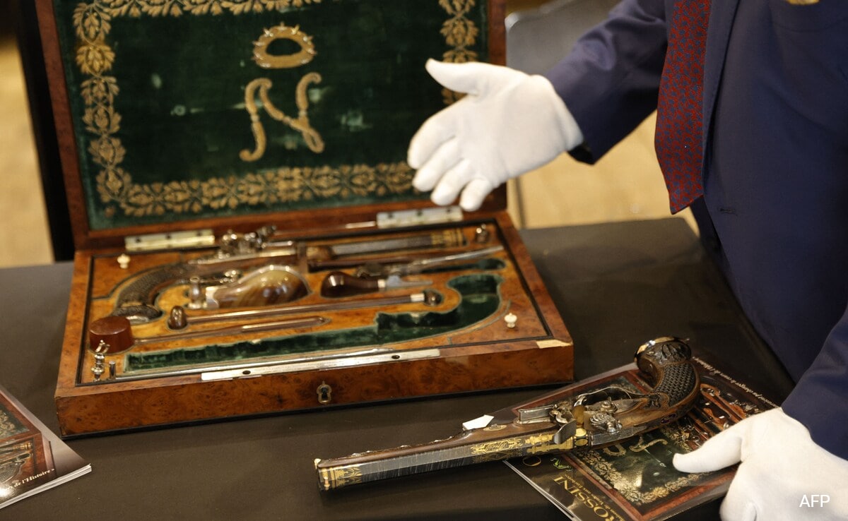 Pistols With Which Napoleon Intended To Kill Himself Sold For .8 Million In France