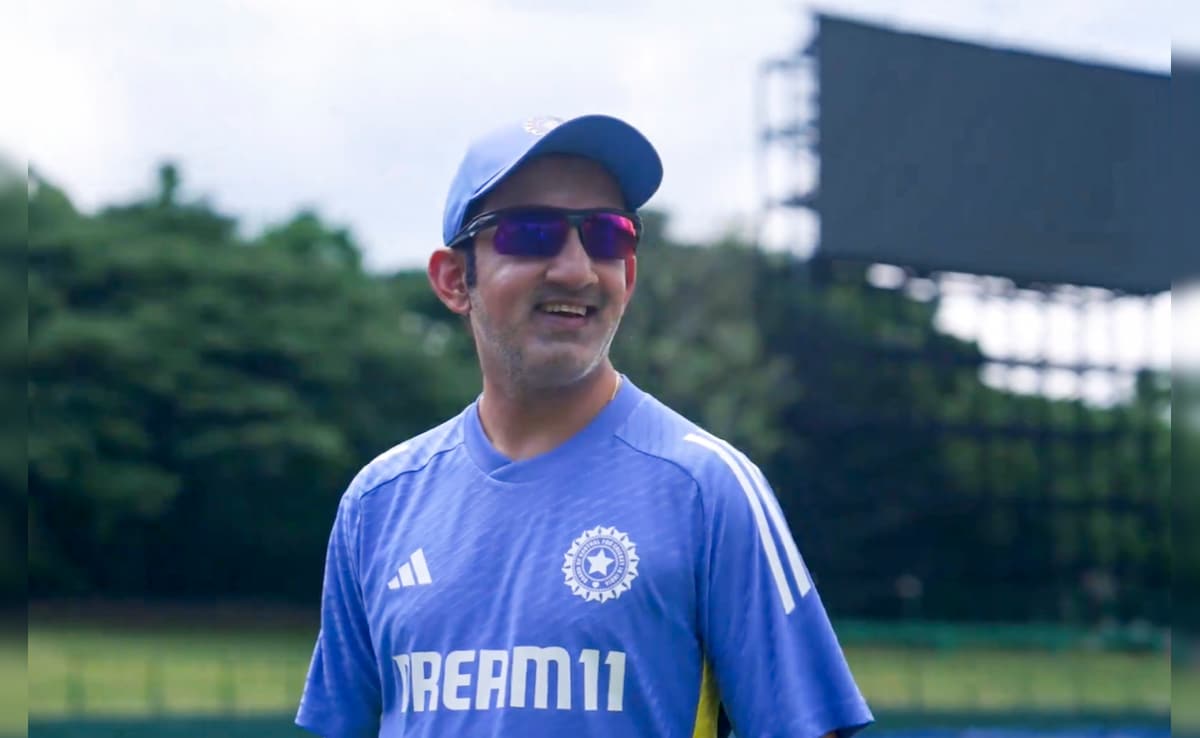 Read more about the article Shastri's Brutal Take On Gambhir As Head Coach, Says "No-Nonsense Guy…"