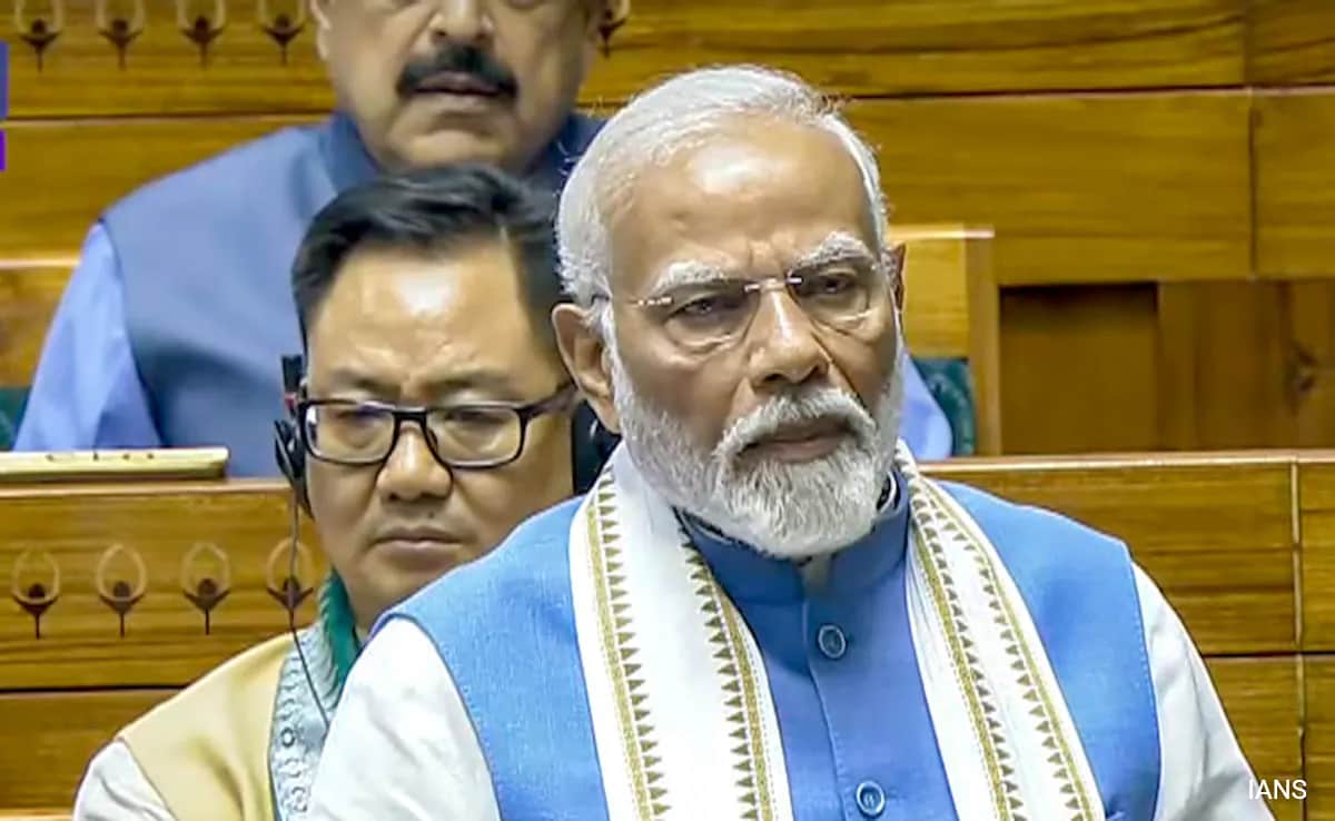 You are currently viewing Lok Sabha Passes Resolution Condemning Disruptions During PM's Address
