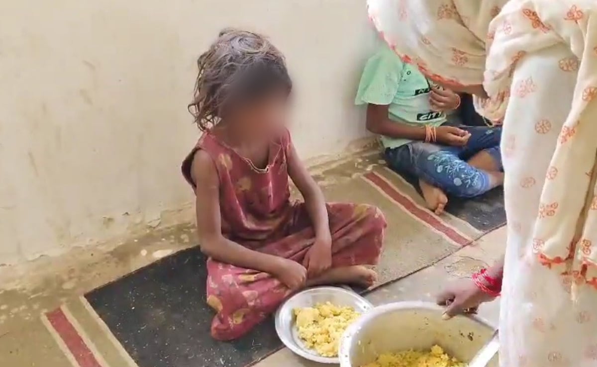 Video: In Chhattisgarh School, Mid-Day Meal Is Just Rice And Turmeric