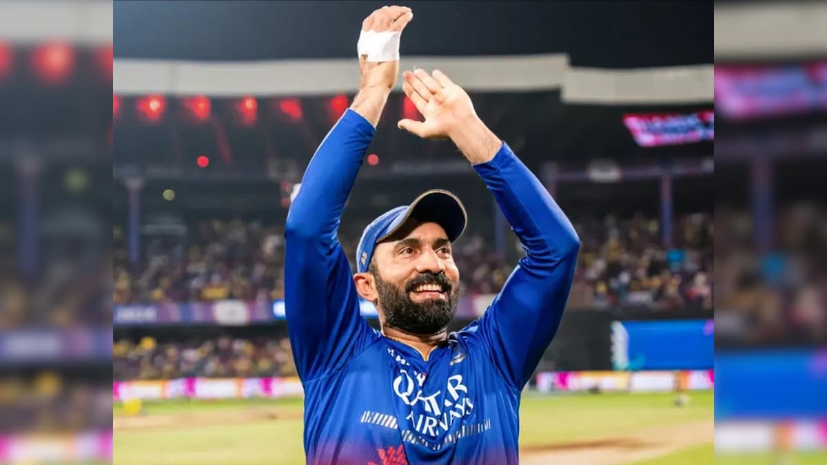 You are currently viewing Dinesh Karthik Returns To RCB For IPL 2025, But In A New Role