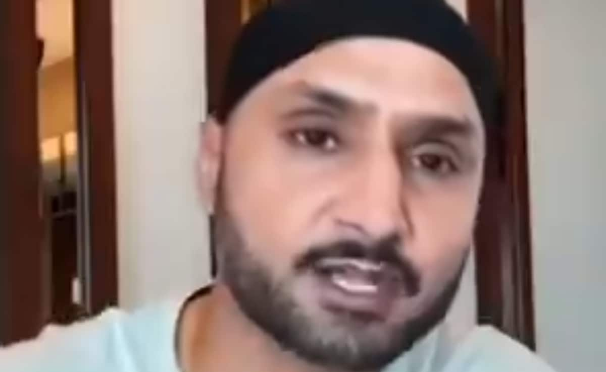 Amid Champions Trophy Row, Harbhajan's Video Schooling Pak Reporter Viral