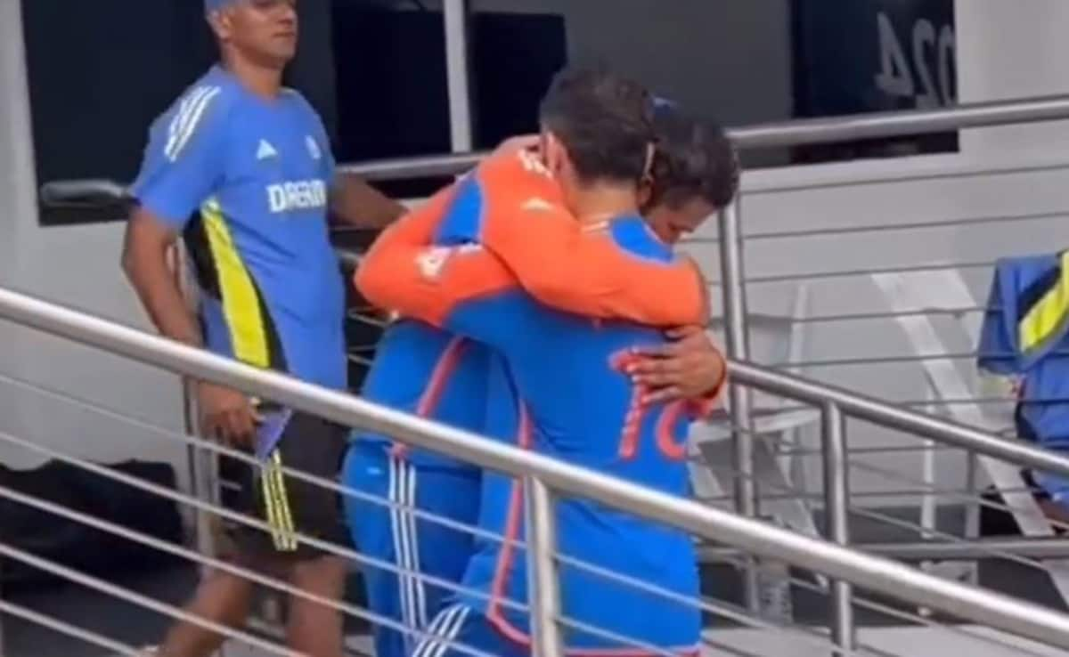 On Virat Kohli, Rohit Sharma Hug, Rahul Dravid's Reaction Can't Be Missed