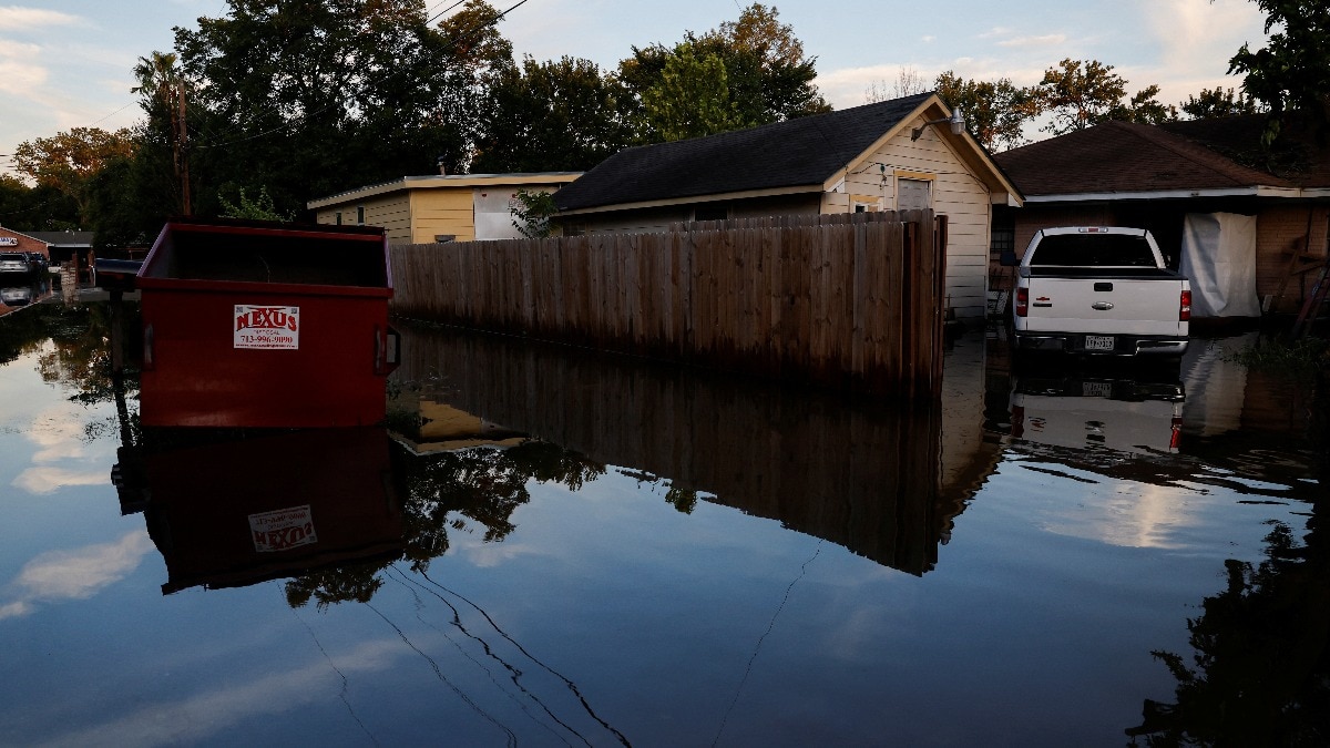 Tropical storm Beryl kills 3 in Texas, 2.7 million people without electricity