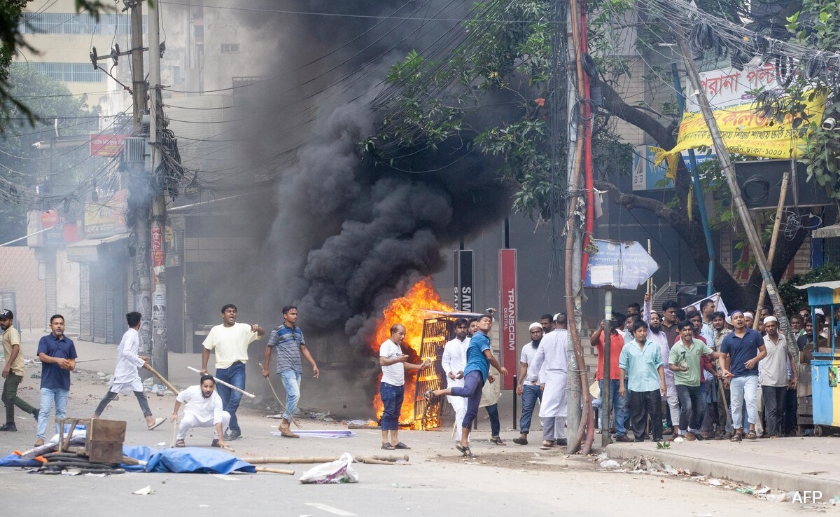 Protesters Set Jail On Fire In Bangladesh, Free “Hundreds” Of Inmates