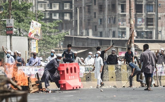 Stop Murder, Stop Violence, Appeals Bangladesh Army Chief After Taking Over