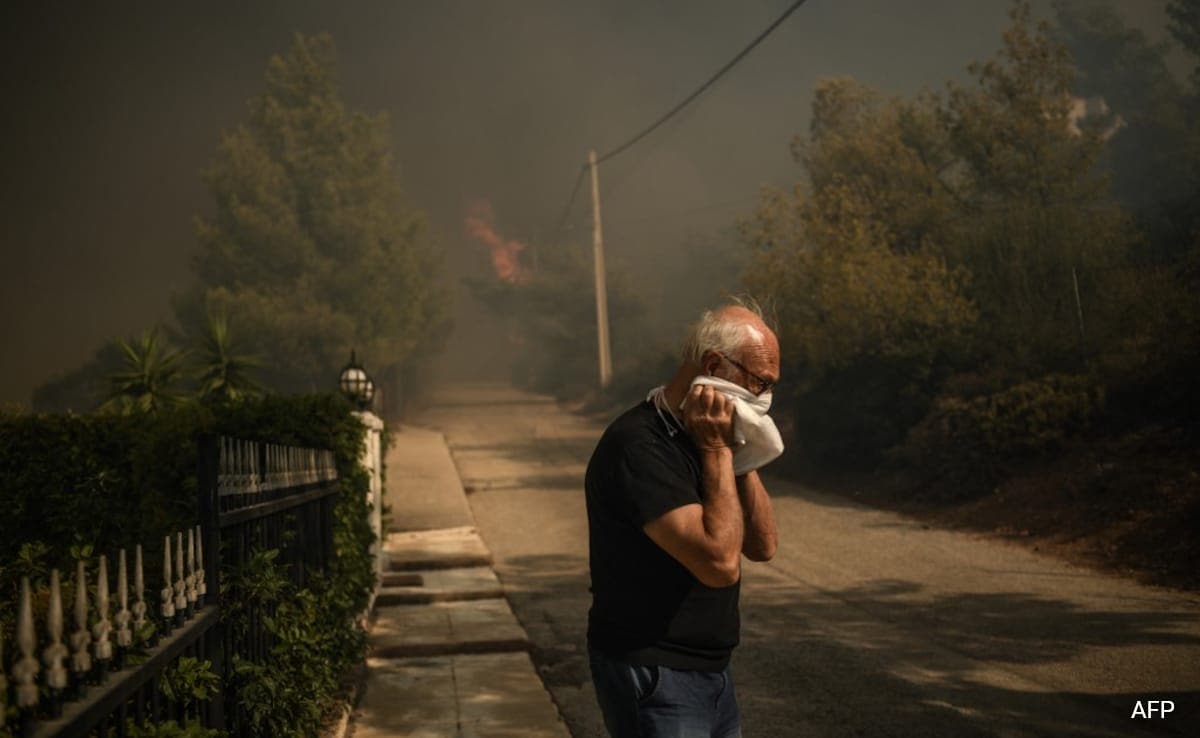 Thousands Flee Their Homes After Wildfires Bear Down On Greek Capital