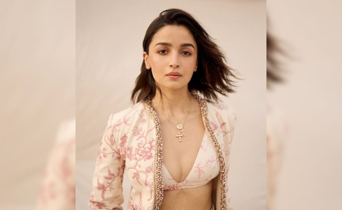 Alia Bhatt, Sharvari To Begin Kashmir Schedule For Alpha In August: Report