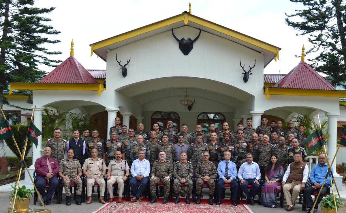 Army Chief Visits Manipur, Reviews Operational Preparedness