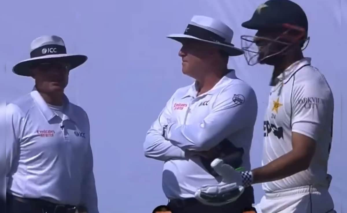 Watch: Masood Furious With 3rd Umpire's Controversial Call In 1st Test