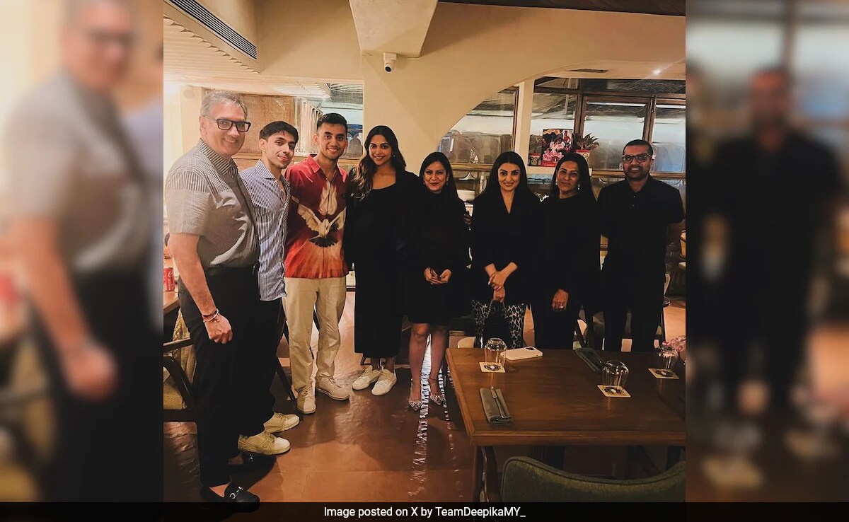 Inside Deepika Padukone's Dinner With Lakshya Sen And The Bhavnanis