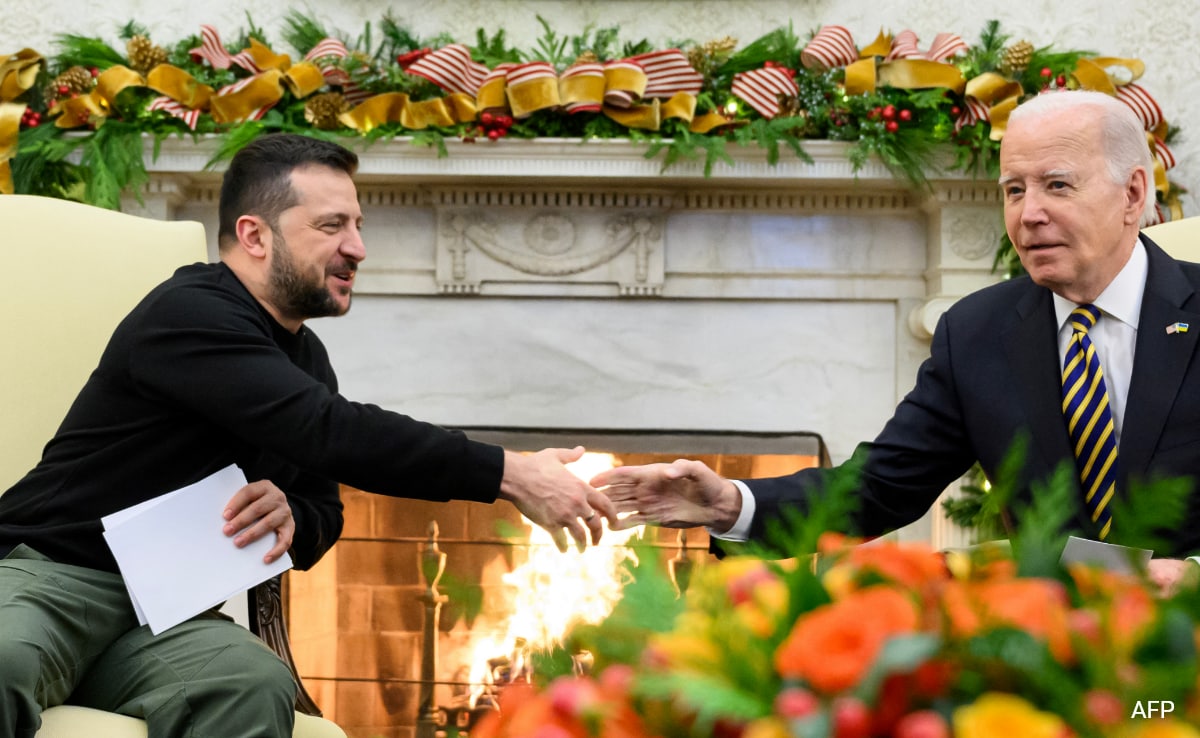 Joe Biden Talks With Volodymyr Zelensky, Announces New Military Aid For Ukraine