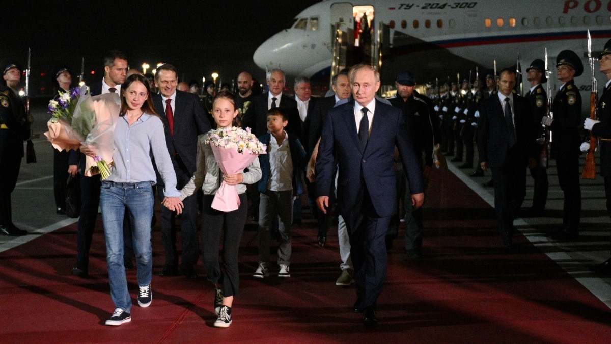 Children of sleeper agents freed by US learnt they were Russians on flight, says Kremlin