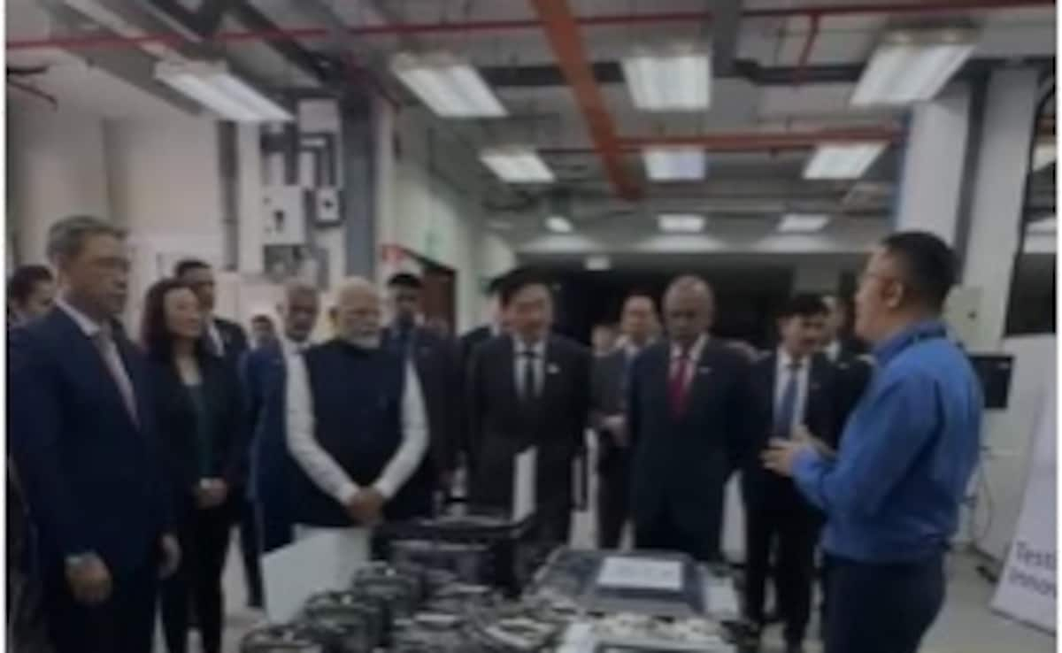 PM Modi Visits Semiconductor Company In Singapore