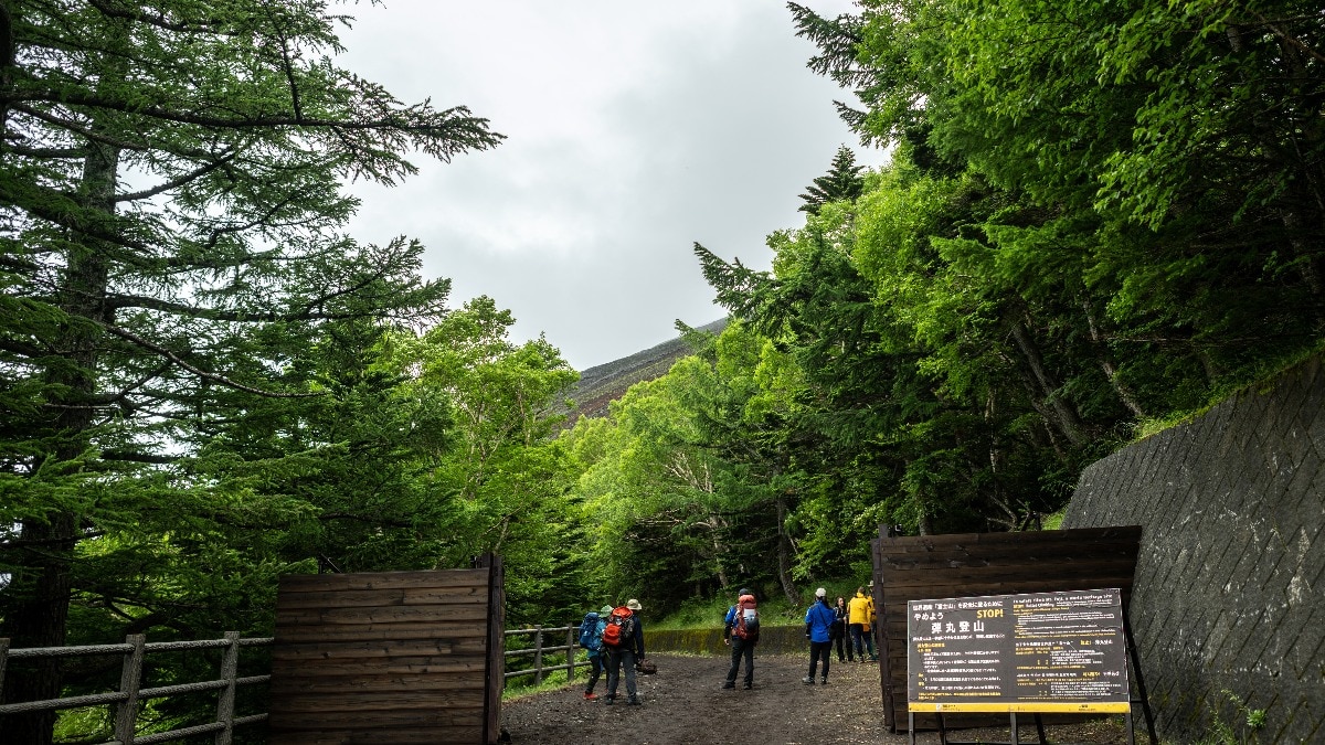 Japan imposes measures at Mount Fuji due to tourists influx