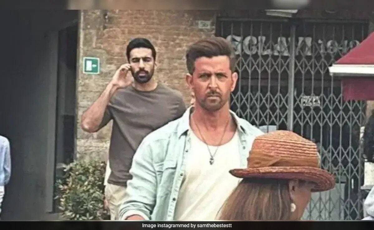 The Many Moods Of Hrithik Roshan In A Viral Video From The Sets Of War 2. Watch