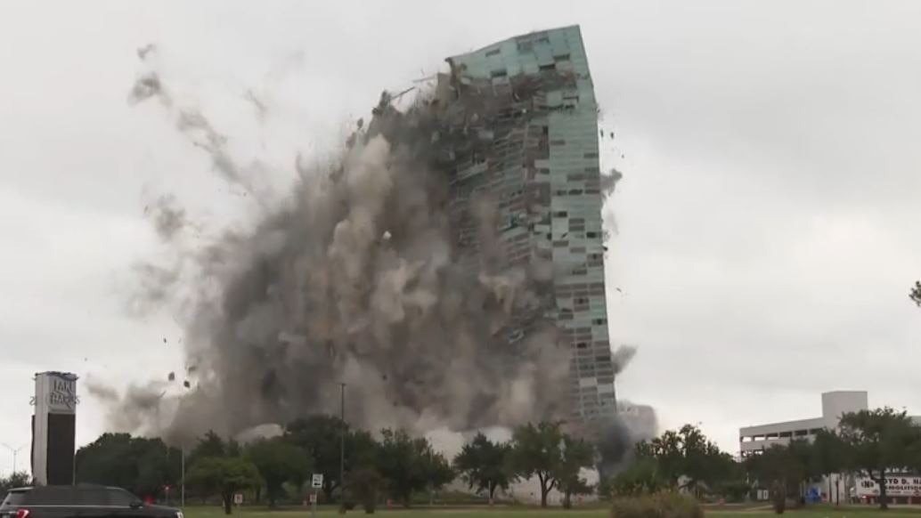 US building collapse: Watch the moment when Louisiana skyscraper implodes