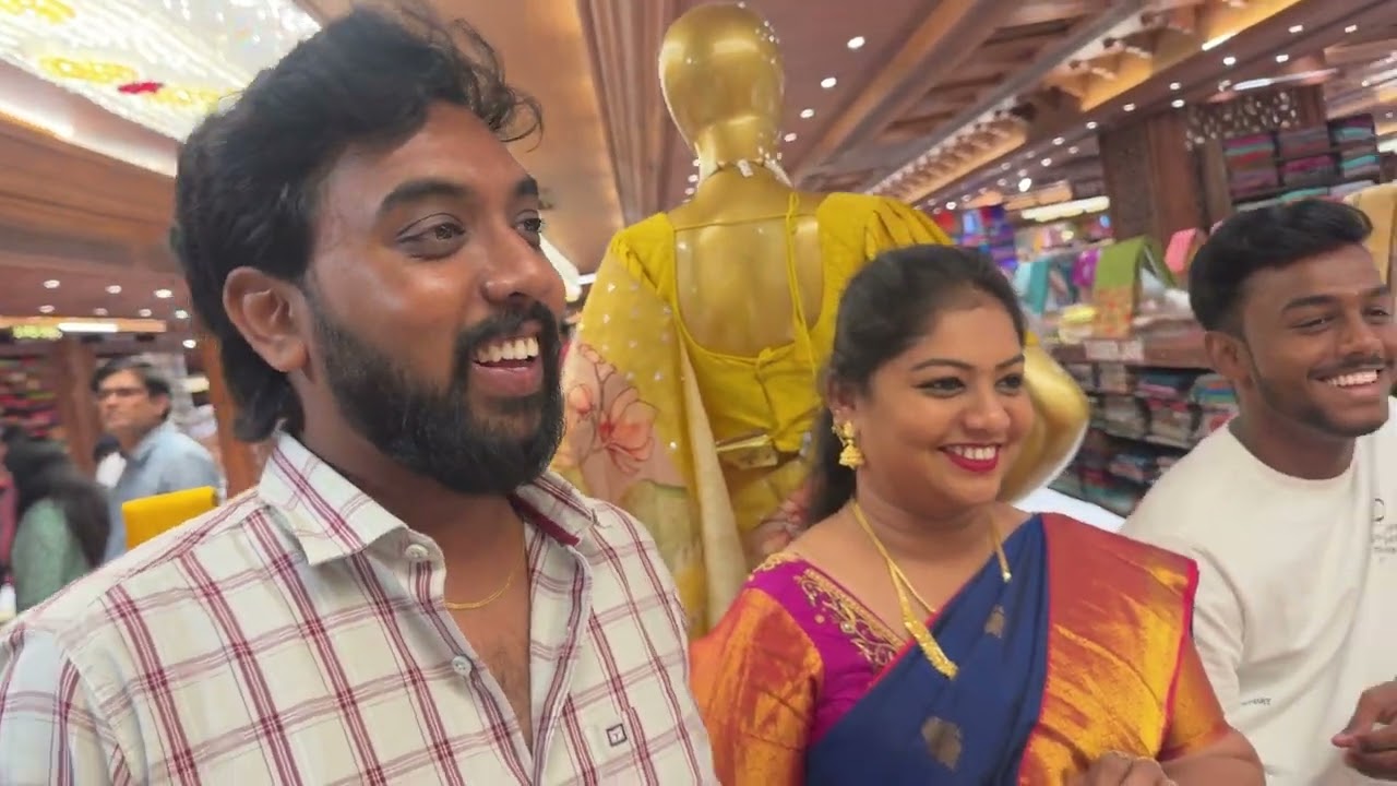 Mona Marriage kku saree எடுக்க போறோம் 🥰 Mama with Babyma