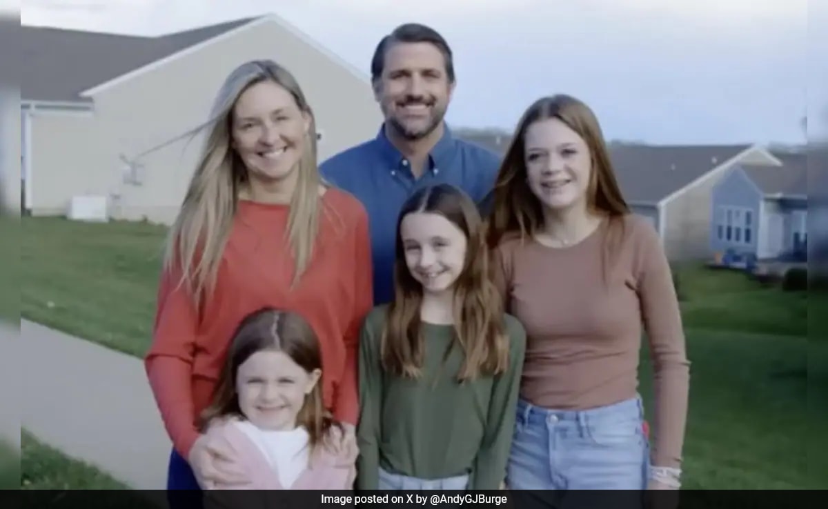 US Republican Candidate Poses With Friend’s Wife, Daughters For Campaign Ad