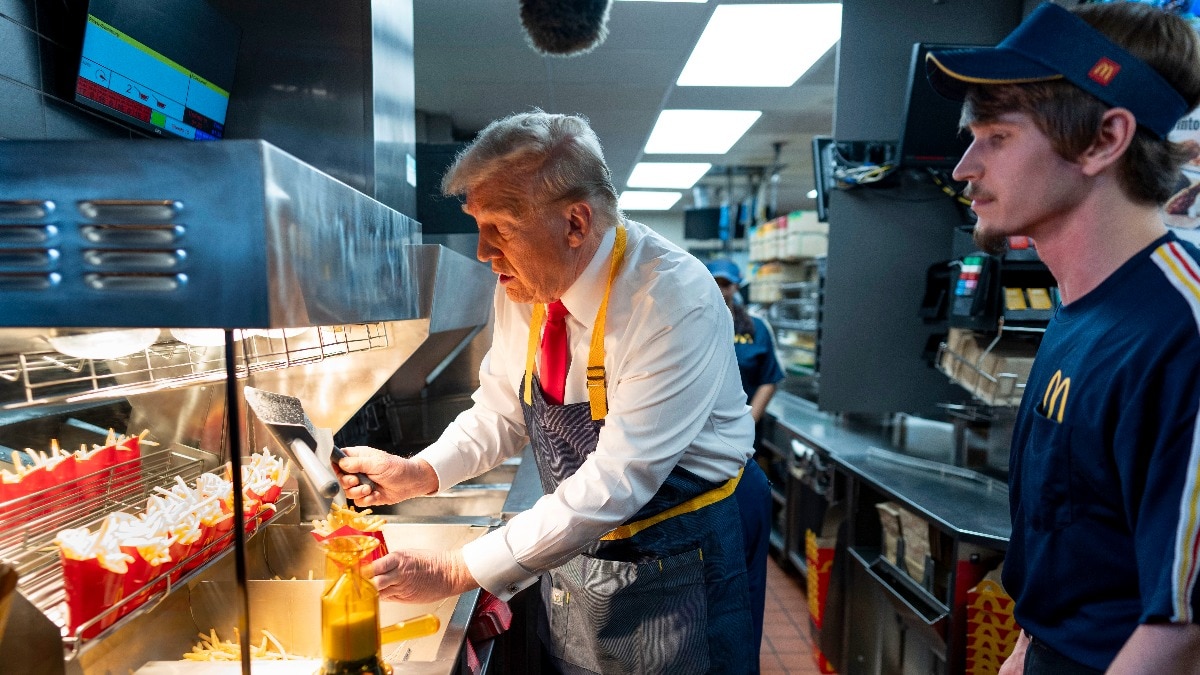 Donald Trump serves fries at McDonalds in Pennsylvania