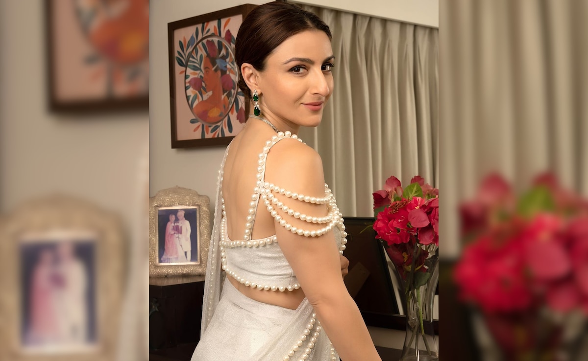 Diwali 2024: Soha Ali Khan Bonds With Family Over Tambola, Playing Cards