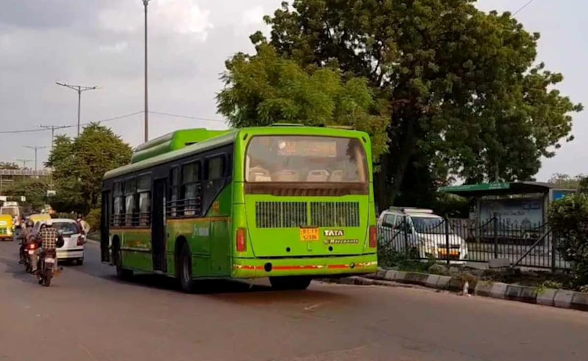 77% Of Women Feel Unsafe On Delhi Buses After Dark: Report