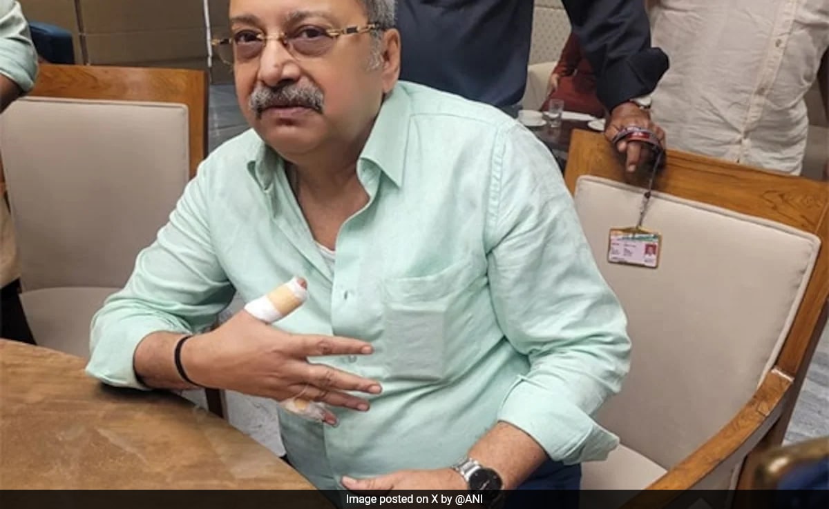 In Waqf Bill Row, Trinamool's Kalyan Banerjee Smashes Glass, Injures Thumb