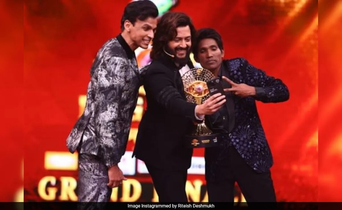 Bigg Boss Marathi 5 Finale: Suraj Chavan Lifts Trophy, Abhijeet Sawant Is First Runner-Up