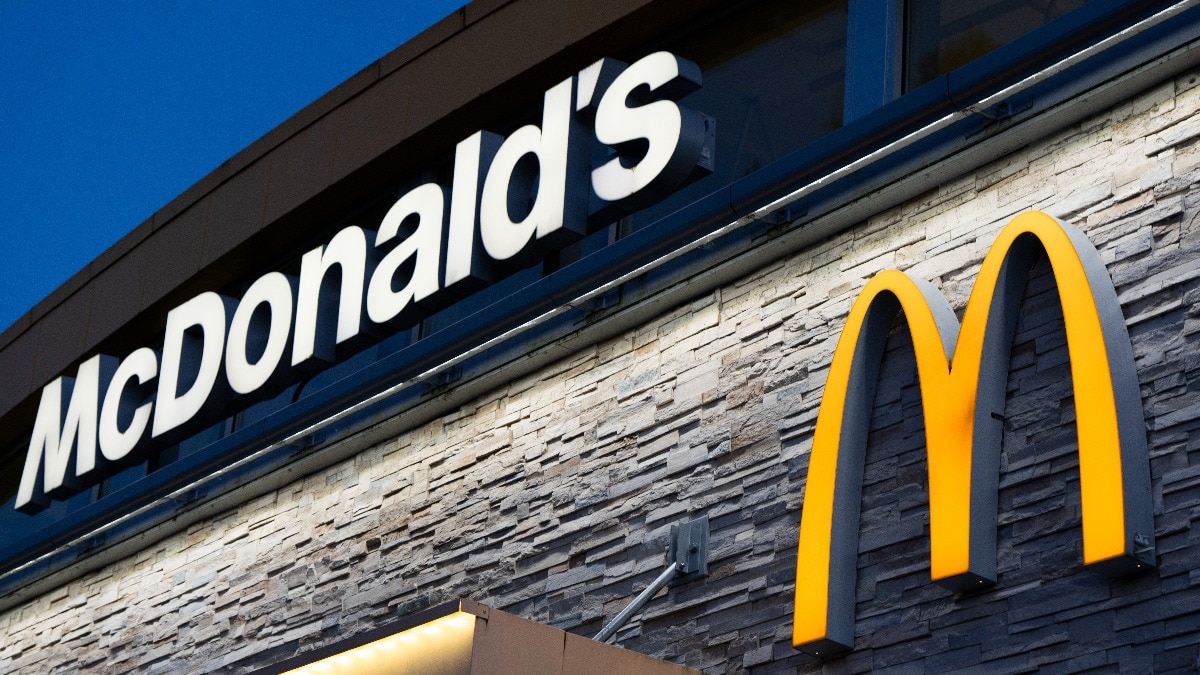 McDonald’s takes Quarter Pounder burgers that caused E Coli outbreak off menu at 20 per cent US outlets