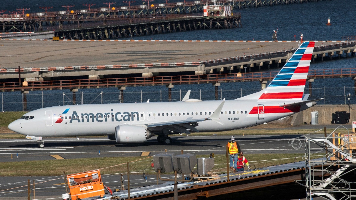 American Airlines tests technology to curb line cutting at boarding gates