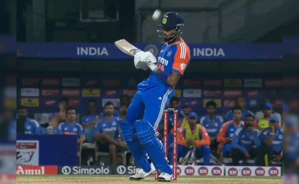 Watch: Hardik Pandya's No-Look Shot Wins Internet. His Reaction Says It All