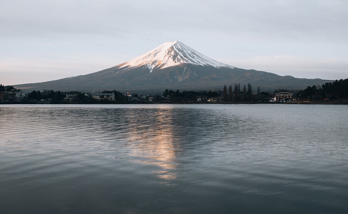 Still No Snow On Japan’s Mount Fuji, Breaking Record