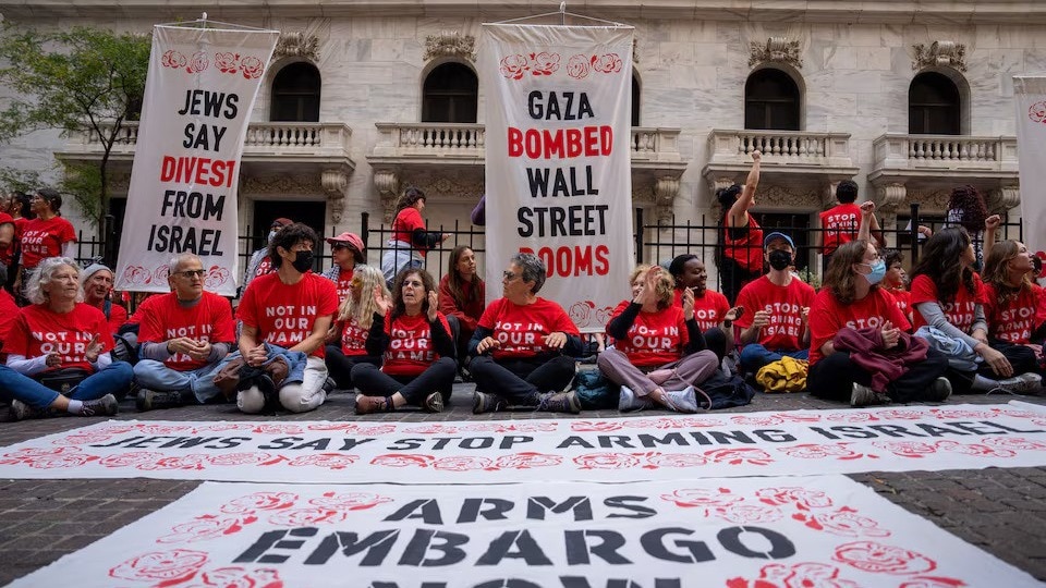 Pro-Gaza protesters stage sit-in outside New York Stock Exchange, 200 arrested