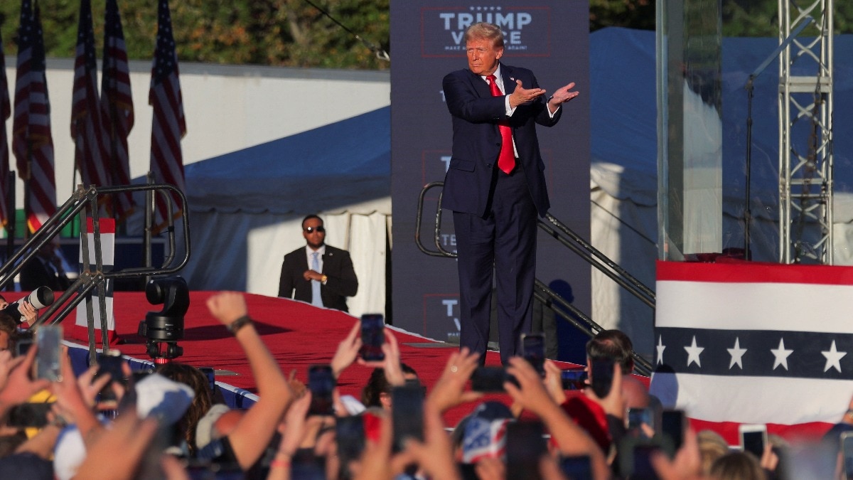 Donald Trump appears before large crowd at site of assassination attempt in Pennsylvania