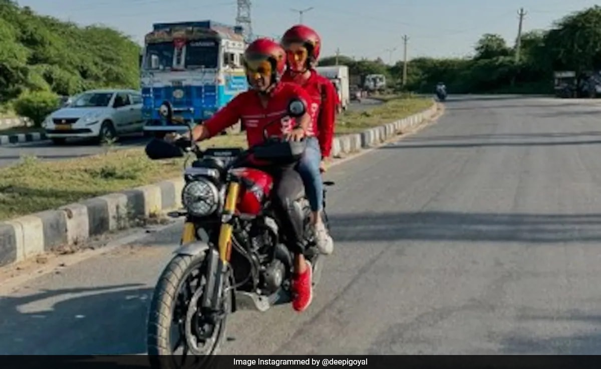 "Went Out To Deliver…": Zomato CEO, Wife Turn Delivery Agents For A Day