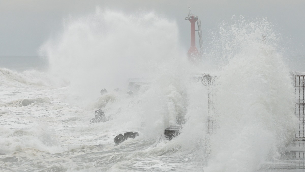 Taiwan braces for Typhoon Krathon, cancels hundreds of flights, closes schools