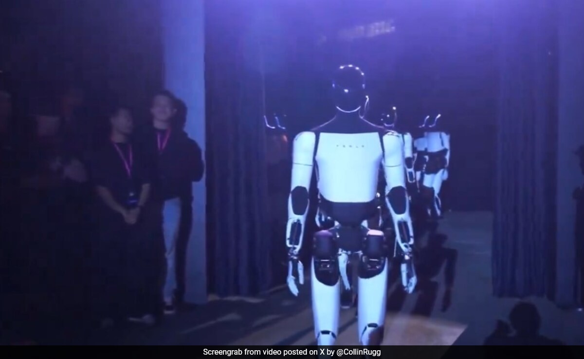 Meet Tesla’s Optimus Robot, Humanoid “Friend” Who Can Do Anything