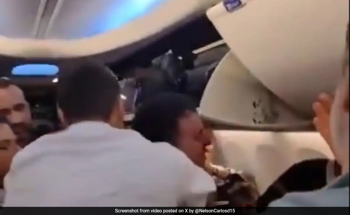 Passenger Beaten Up, Restrained After Trying To Open Door Mid-Air On Copa Airlines Flight