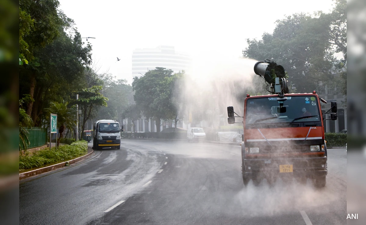 Delhi's Air Quality Improves Slightly, Still In 'Very Poor' Category