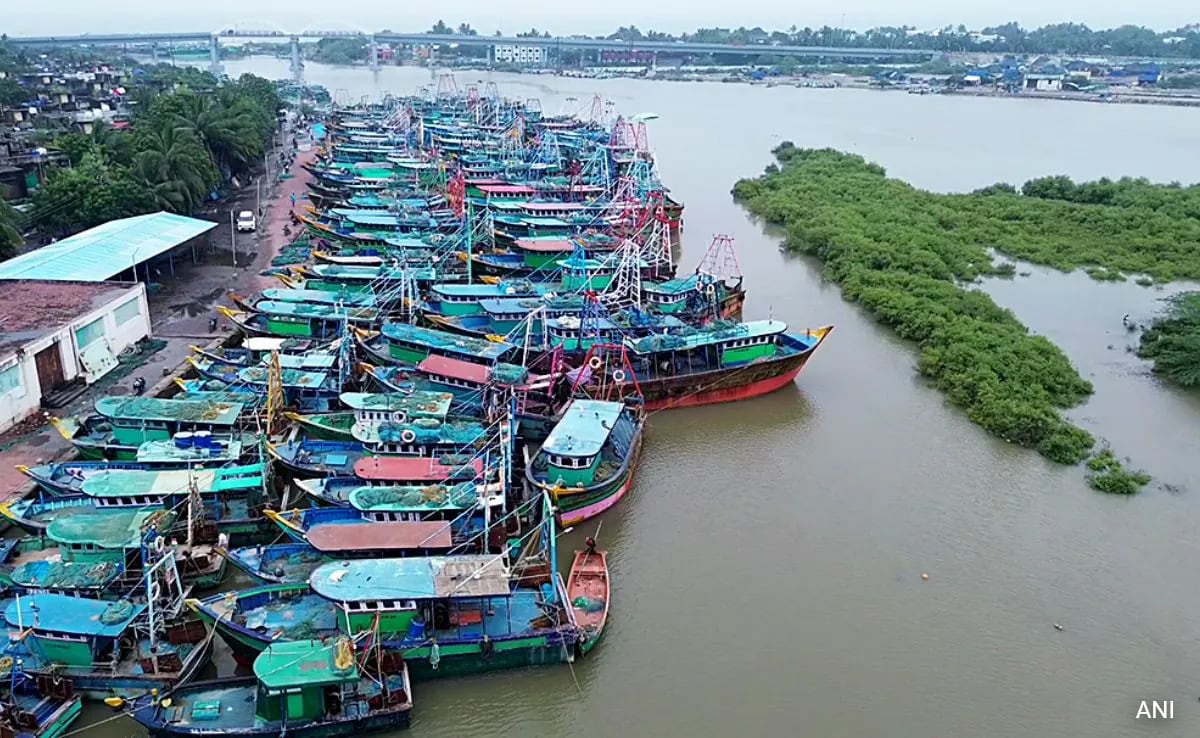 Cyclone Fengal Landfall Likely Today; Schools, Colleges Shut: 10 Points