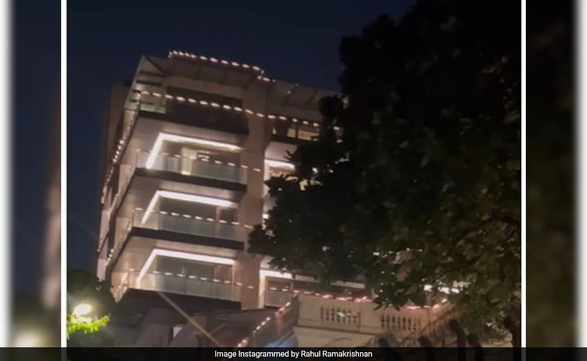 Shah Rukh Khan's Mannat Was Lit Up Ahead Of Diwali. See Viral Pic