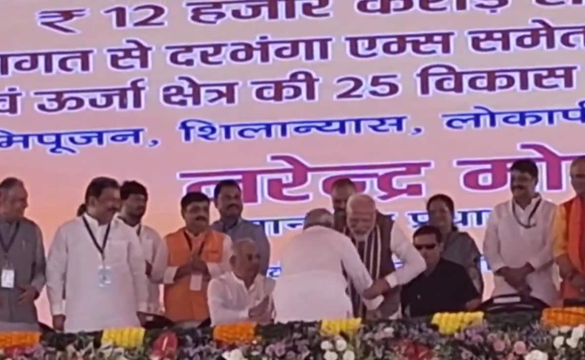 Video: Nitish Kumar Bends To Touch PM's Feet At Event, He Does This