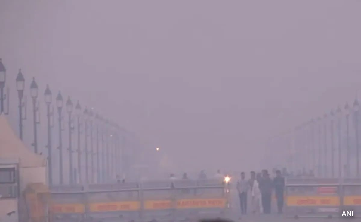 Delhi's Air Quality Worsens Day After Diwali As People Defy Firecracker Ban