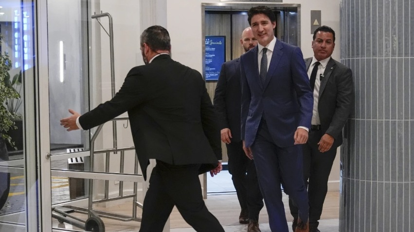 Canadian PM Justin Trudeau in Florida to meet Donald Trump after US President-elect tariff threat