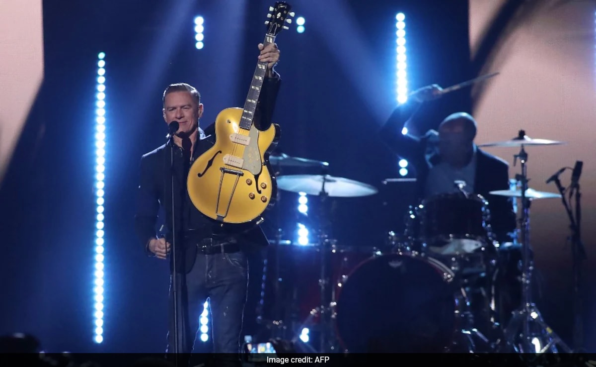 Bryan Adams Entertains Kolkata with 'Rock n Rosogolla' Performance, Fans React