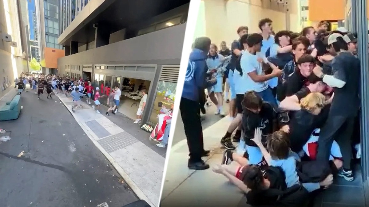 Australian store Boxing Day stampede – Australian store sees Boxing Day stampede after owner invites people to rob