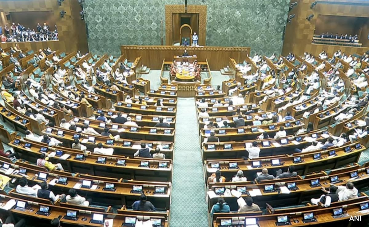 LIVE: Debate On Constitution, Priyanka Gandhi's Debut Speech Today