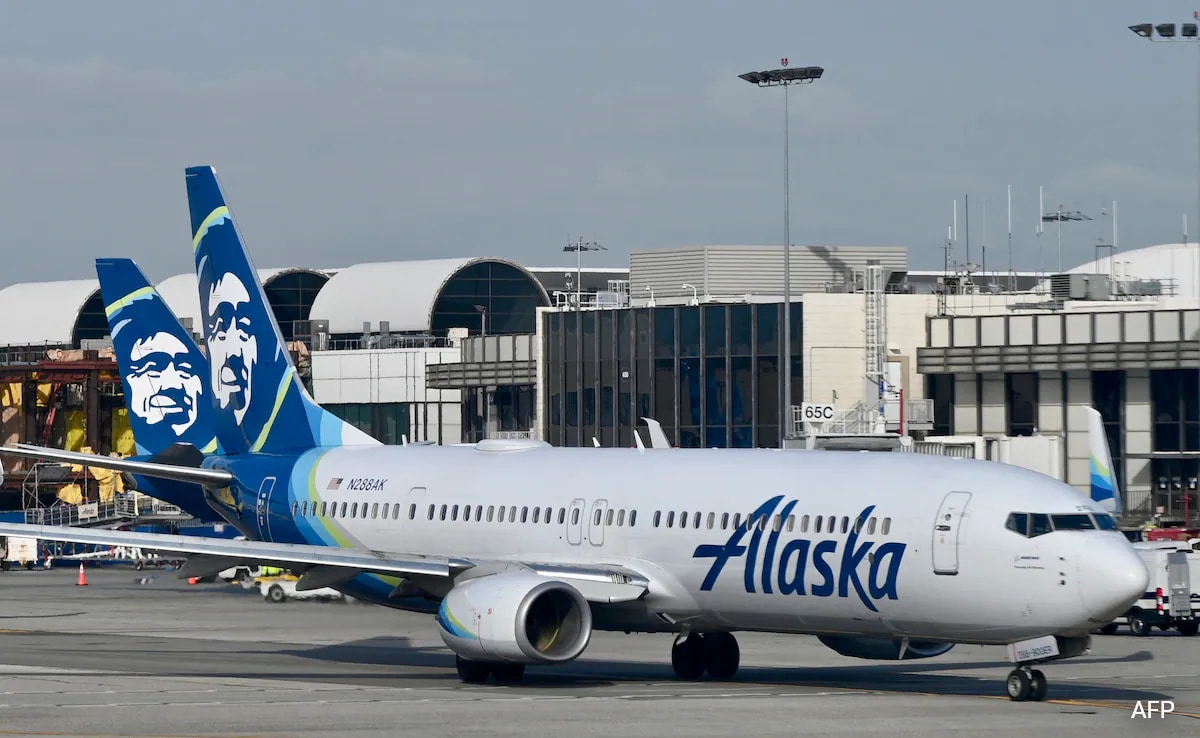 ‘Anxious’ Woman Opens Emergency Exit, Climbs Onto Wing Of Alaska Airlines Plane