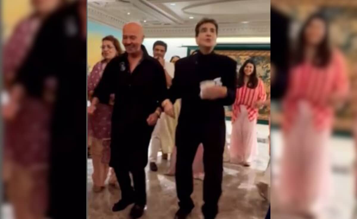 Jeetendra Grooves To Iconic Track Naino Mein Sapna With Rakesh Roshan