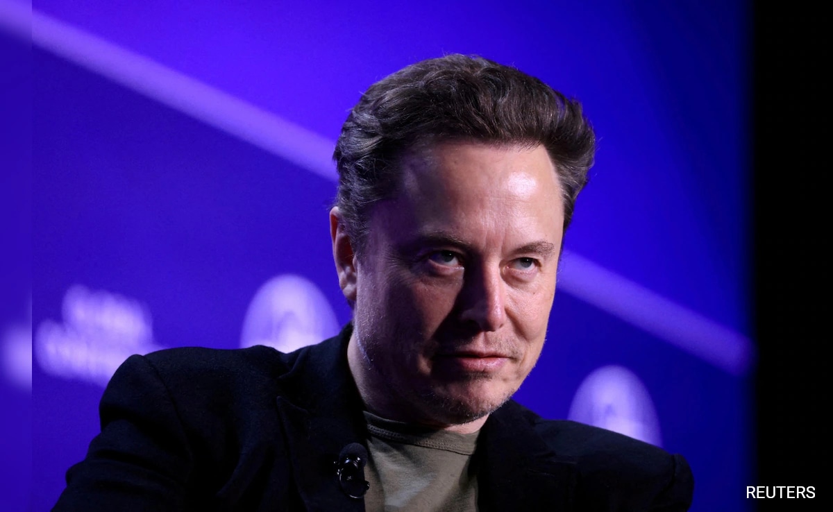 Elon Musk’s Net Worth Tops 0 Billion, A Historic First